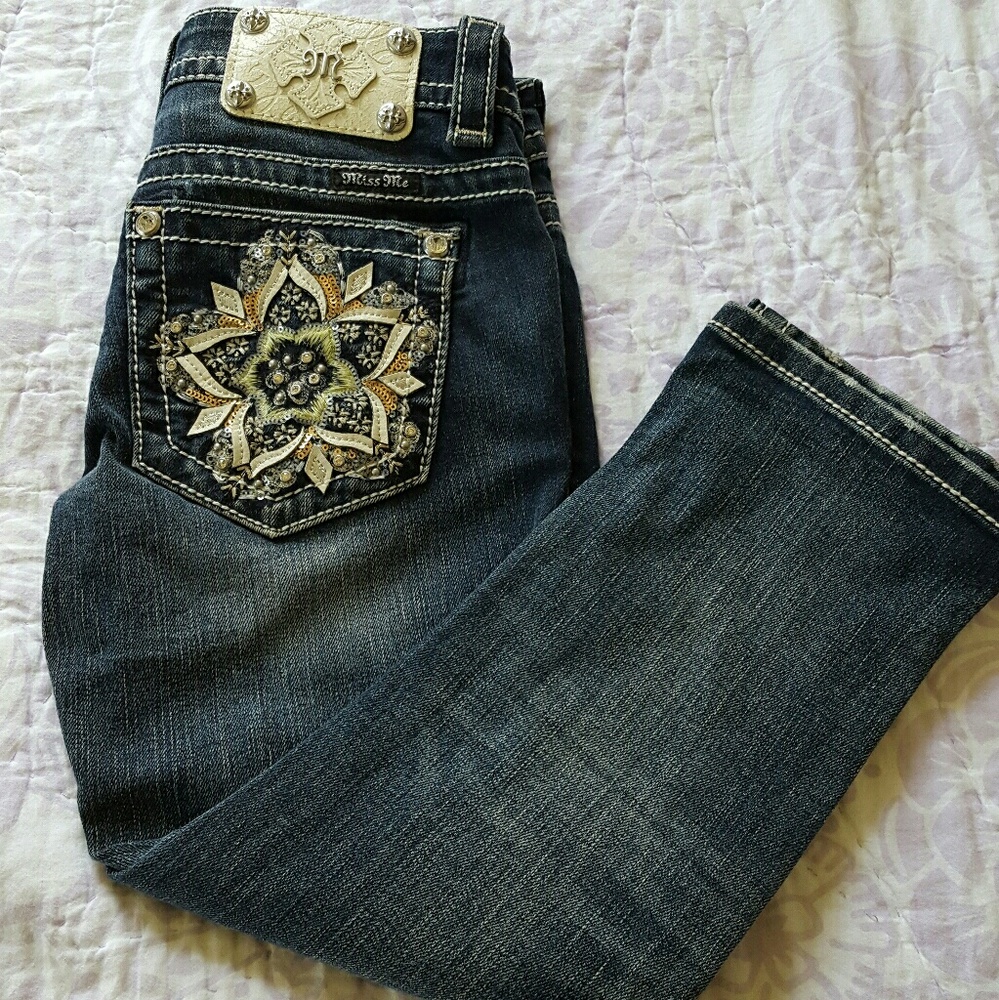 Miss Me capris. NWT size 25